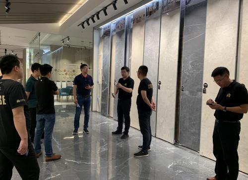 金螳螂家深入工廠，甄選高端精品，技術交流引領行業新風尚